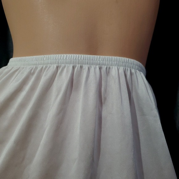 Vintage VASSARETTE Half Slip Skirt WHITE SATIN NYLON Lingerie WOMEN'S SMALL 20" - Picture 2 of 8